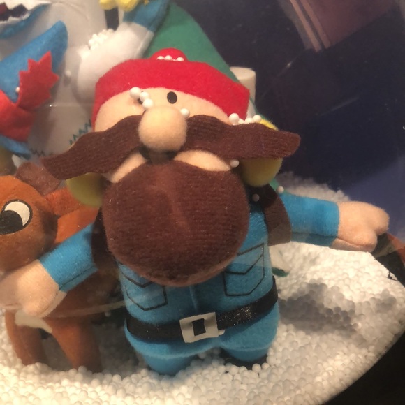 Disney Musical Snow Globe - Picture 5 of 12